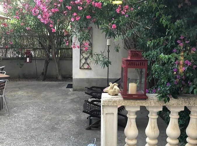 Vila Authentic Nona By Nyc Interior Architect *