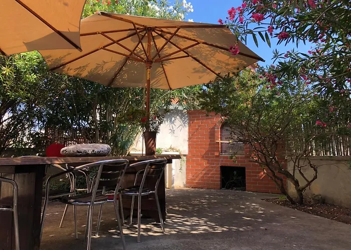 Authentic Nona By Nyc Interior Architect * Susak