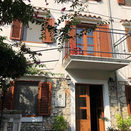 Vilă Authentic Nona By Nyc Interior Architect *