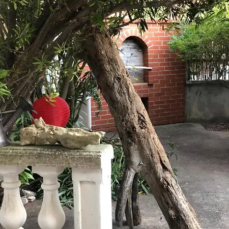 Authentic Nona By Nyc Interior Architect 수사크