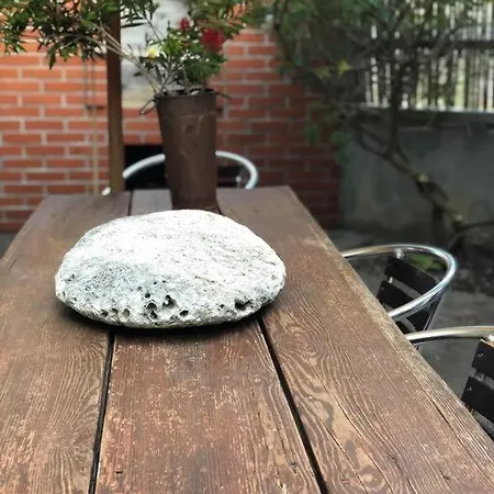 Authentic Nona By Nyc Interior Architect 빌라